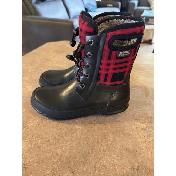 Bogs- Red & Black Plaid Waterproof Rain Boots Kids Size 1 - Picture 1 of 8